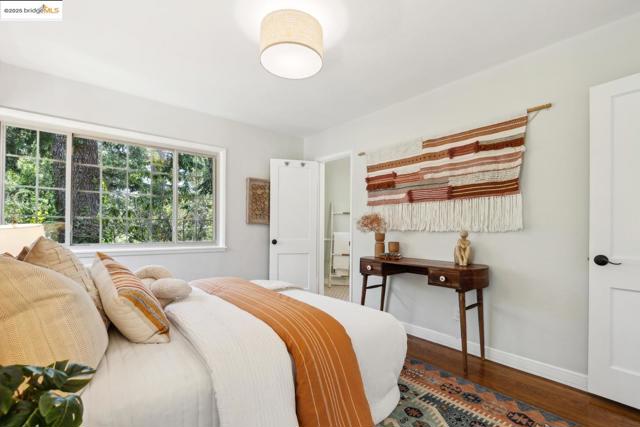 10 Wilding LN, Oakland CA: https://media.crmls.org/mediaz/97ef37db-5eac-4140-ab7d-be0a5897da72.jpg