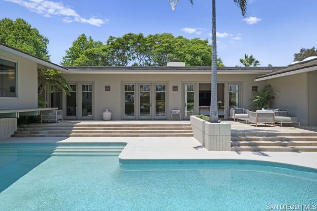 5931 Citadel CIR, La Jolla CA: https://media.crmls.org/mediaz/97ef6021-0edd-4faf-8f9b-10196c88367d.jpg
