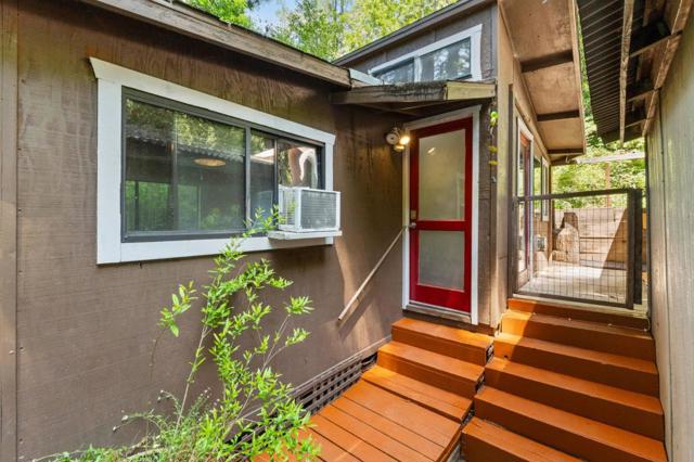 483 Echo Lane, Boulder Creek CA: https://media.crmls.org/mediaz/97efc110-c770-4888-b38d-601a660b2309.jpg