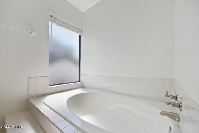 139 Los Padres Drive, Westlake Village CA: https://media.crmls.org/mediaz/97efe4f0-f04a-4896-b106-ba0452c19121.jpg