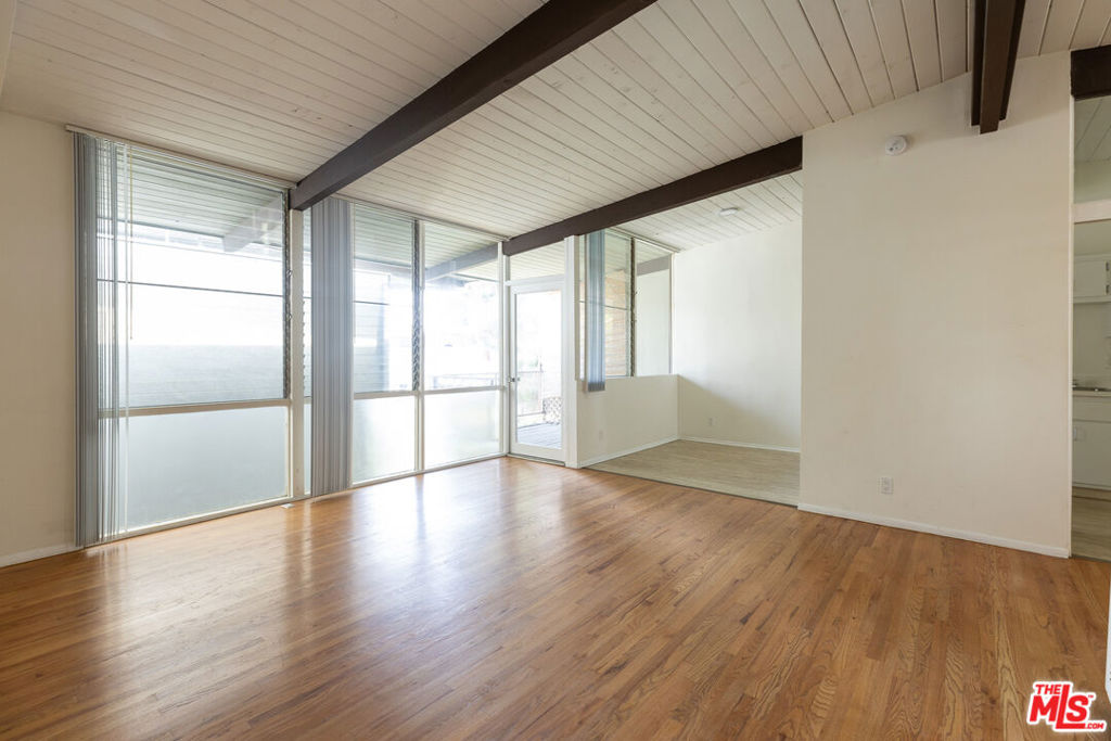 11133 Rose Avenue #20