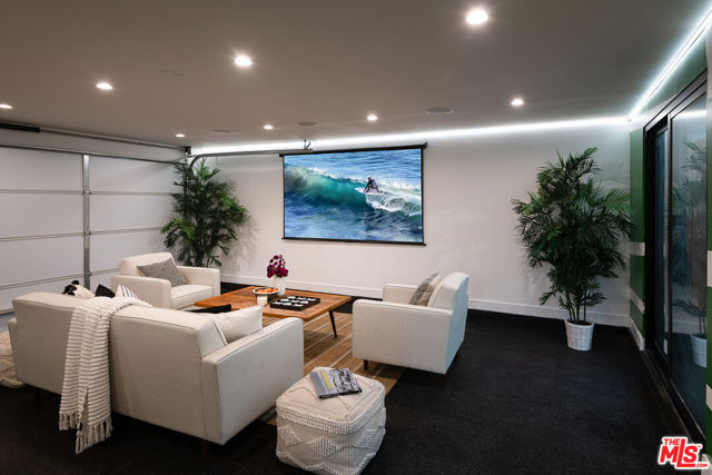 17624 Martha Street, Encino CA: https://media.crmls.org/mediaz/97f1cd4b-5505-4a6e-a89c-0376f991fbaf.jpg
