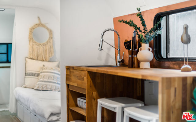 272 N Topanga Canyon Boulevard, Topanga CA: https://media.crmls.org/mediaz/97f1f3a7-2e84-4395-ab57-e91dc18991fb.jpg