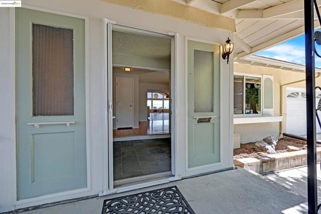 1510 Encanto, Walnut Creek CA: https://media.crmls.org/mediaz/97f2485d-b14f-48d7-a3ed-715445e07c43.jpg