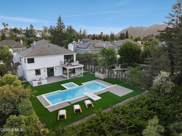 24005 Clarington Drive, West Hills CA: https://media.crmls.org/mediaz/97f27228-ebd4-4eff-be50-56f8064b8a1d.jpg