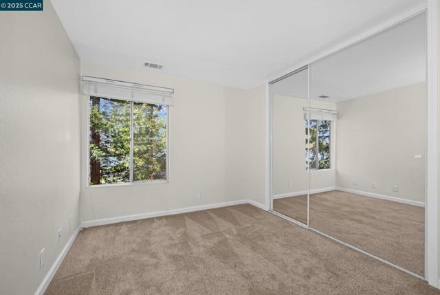 5450 Concord Blvd, Concord CA: https://media.crmls.org/mediaz/97f2a27f-61c4-4bf3-9cfa-1adbfdaf95de.jpg
