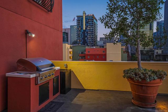 1601 India, San Diego CA: https://media.crmls.org/mediaz/97f2b59c-b12a-4b0b-b74d-d94876131942.jpg