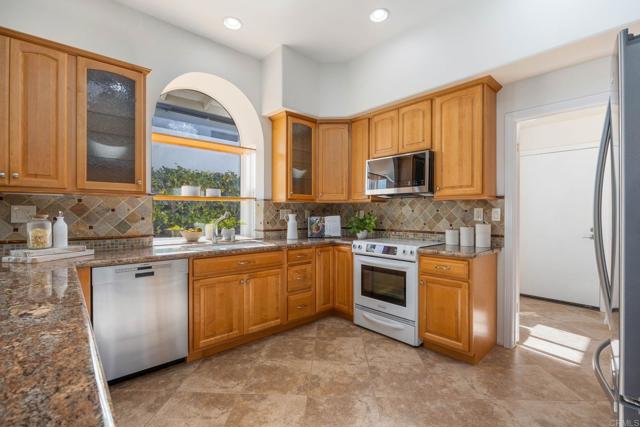 Detail Gallery Image 13 of 38 For 1911 La Subida Way, San Marcos,  CA 92078 - 3 Beds | 2 Baths