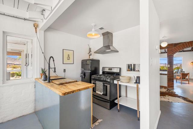 7648 Araby Avenue, 29 Palms CA: https://media.crmls.org/mediaz/97f3be4e-fc06-41be-a071-87b76163955c.jpg