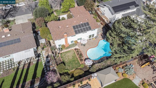 3257 Inverness Dr, Walnut Creek CA: https://media.crmls.org/mediaz/97f45d78-736a-495d-83f0-002682fa2df8.jpg