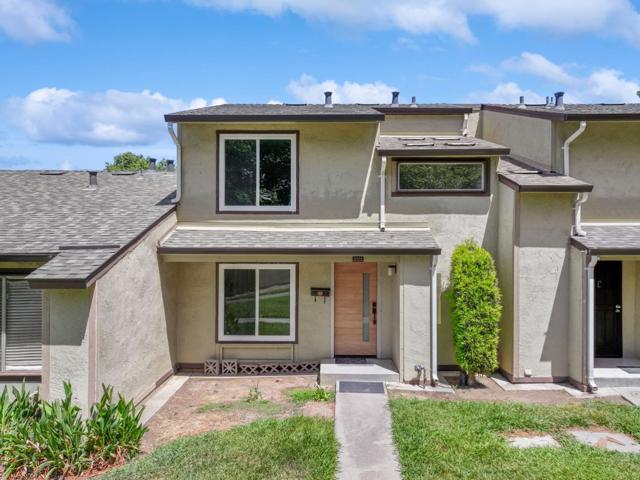 2044 Voss Park Lane, San Jose CA: https://media.crmls.org/mediaz/97f4b05a-045f-48db-9027-9fa16cdafade.jpg