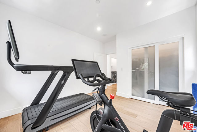4841 Minden Place, Los Angeles CA: https://media.crmls.org/mediaz/97f5e494-9366-4b4d-b69e-20ecdc1ca5a0.jpg