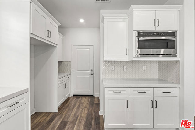 12329 Primrose Avenue, Whittier CA: https://media.crmls.org/mediaz/97f60a2d-218c-44d8-a511-a32e32387088.jpg