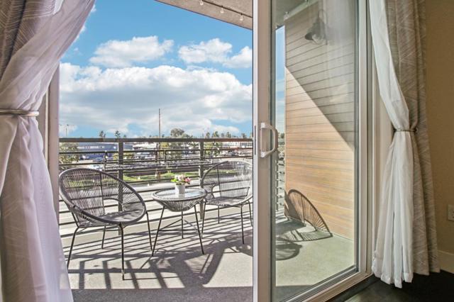 45058 Fremont Boulevard, Fremont CA: https://media.crmls.org/mediaz/97f883c5-9787-4194-9463-12f84df1e97a.jpg