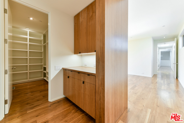 848 Milwood Avenue, Venice CA: https://media.crmls.org/mediaz/97f8a4fe-877f-4311-aeb7-dabf944294eb.jpg