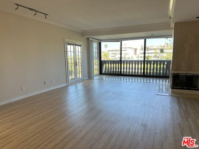 Listing Details for 6220 Pacific Avenue 103, Playa del Rey, CA 90293