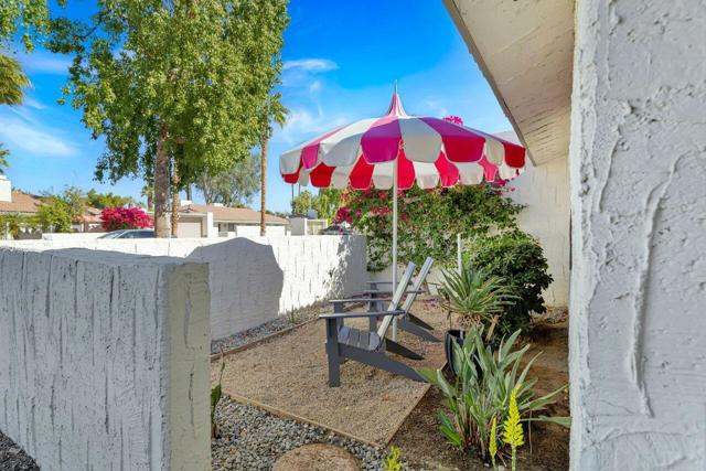 2113 Sunshine Way, Palm Springs CA: https://media.crmls.org/mediaz/97fa4d52-8701-4d9e-9960-5dc4afbd2ab4.jpg