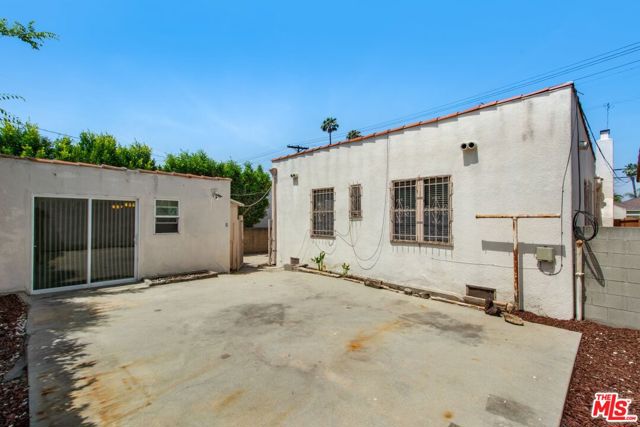 1558 Ellsmere Avenue, Los Angeles CA: https://media.crmls.org/mediaz/97faf396-6ba9-415b-bd4f-421c2b250d4c.jpg