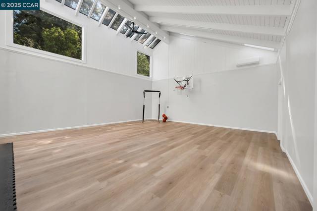 691 Old Jonas Hill Rd, Lafayette CA: https://media.crmls.org/mediaz/97fb7069-129c-45a8-8790-a8faa1fbad37.jpg