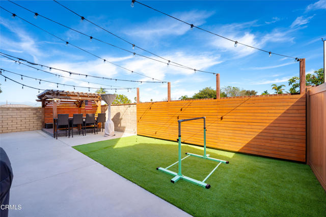 Detail Gallery Image 34 of 42 For 2406 Nicklaus St, Oxnard,  CA 93036 - 4 Beds | 2/1 Baths