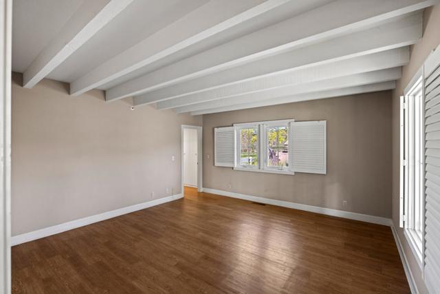 25401 Markham Lane,  CA: https://media.crmls.org/mediaz/97fd0456-3578-45d6-9bcf-d04151d39e1a.jpg