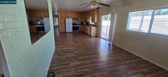 16401 San Pablo Ave, San Pablo CA: https://media.crmls.org/mediaz/97fd50eb-23f6-4ddc-96ce-bf7c12802b92.jpg