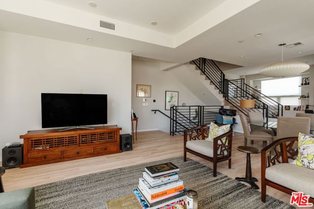 6072 Pickford Street, Los Angeles CA: https://media.crmls.org/mediaz/97fd7fec-ce3a-4a01-9699-bfbd424f7804.jpg