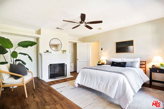 9210 S Van Ness Avenue, Los Angeles CA: https://media.crmls.org/mediaz/97fd9560-72e3-4d22-b722-aaca3314f663.jpg