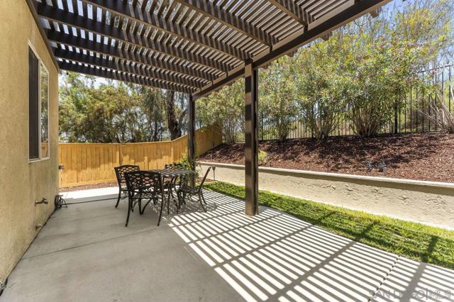 1055 Forest Hill Pl, Chula Vista CA: https://media.crmls.org/mediaz/97fe59b9-3387-4335-a26f-066d3ec5cbbe.jpg