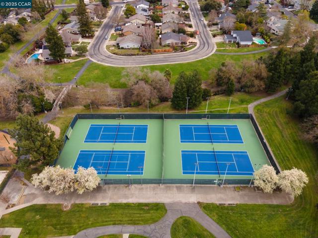 530 Mikado Place, Danville CA: https://media.crmls.org/mediaz/97fec1c7-9a9b-4679-a4ee-cdc3933d031b.jpg