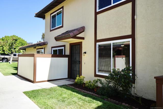 1570 Monterey Pine Dr, San Diego CA: https://media.crmls.org/mediaz/97fed0f0-821b-467b-b566-63dce3f53612.jpg