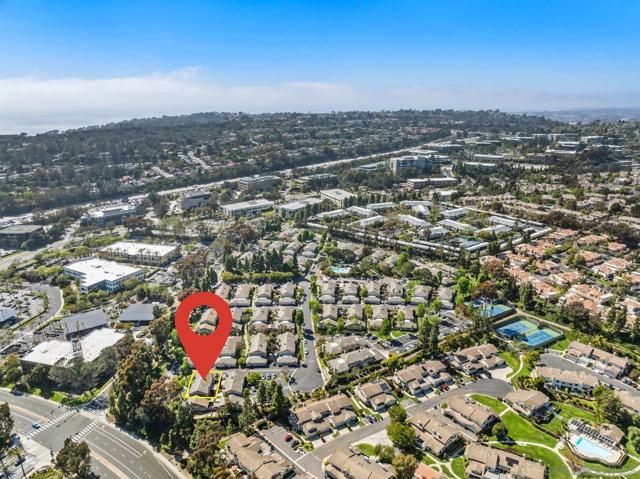 3731 Caminito Carmel Lndg, San Diego CA: https://media.crmls.org/mediaz/97ff07cc-5805-4dc6-957e-055c74df41c1.jpg