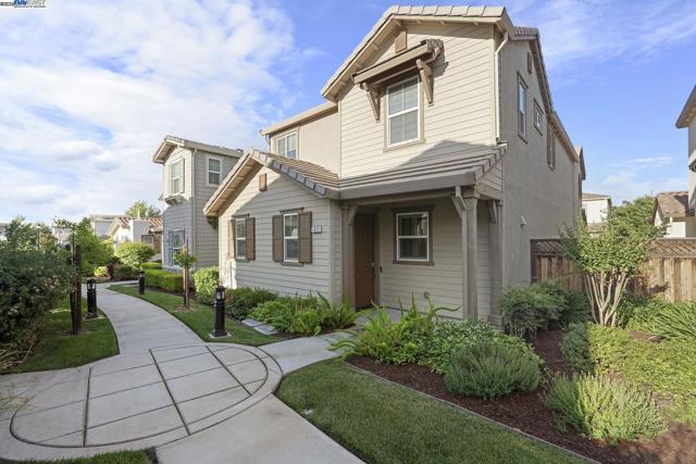 1025 S Fowler Ln, Mountain House CA: https://media.crmls.org/mediaz/97ff6ef9-e29d-4b01-a6ee-e97a15253969.jpg