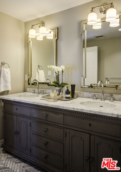 1857 Benedict Canyon Drive, Beverly Hills CA: https://media.crmls.org/mediaz/97ff76b8-103c-48f2-a085-bb6dddbd4c81.jpg