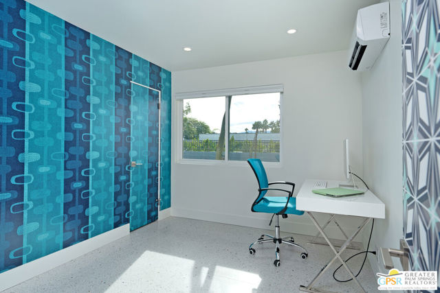 988 E Paseo El Mirador, Palm Springs CA: https://media.crmls.org/mediaz/98002593-3065-46b9-9e1c-51ece447f012.jpg