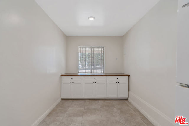 945 N Ditman Avenue, Los Angeles CA: https://media.crmls.org/mediaz/98006779-7c98-4214-9751-00042d51d7bb.jpg