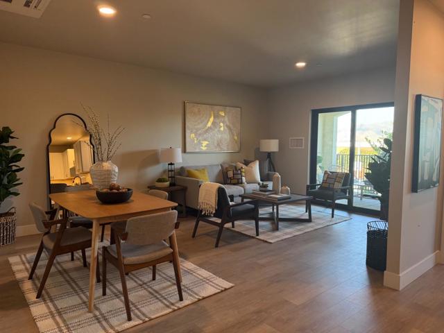 400 San Benito Street, Hollister CA: https://media.crmls.org/mediaz/9800aa1f-7a3d-48bd-ba72-1a7ad8779687.jpg