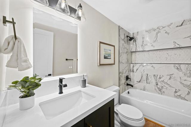 1160 Erica St, Escondido CA: https://media.crmls.org/mediaz/980129f1-57de-4e51-acbe-fca283799d26.jpg