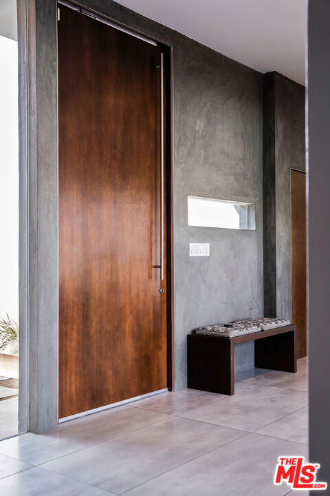 1344 Maltman Avenue, Los Angeles CA: https://media.crmls.org/mediaz/980148bb-e161-4a0e-93b2-1150836b02d4.jpg