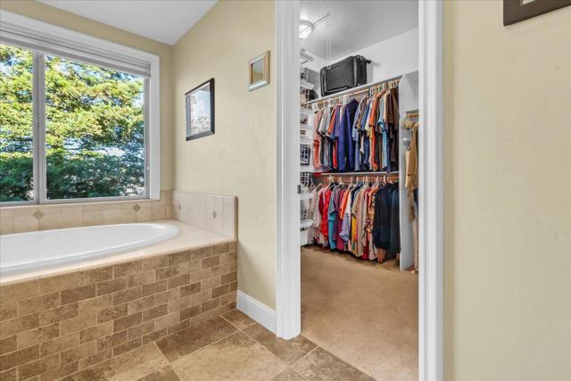 4116 Ashford Circle, Hollister CA: https://media.crmls.org/mediaz/98016e95-7a1f-485f-b0d9-f39c5e7a2791.jpg