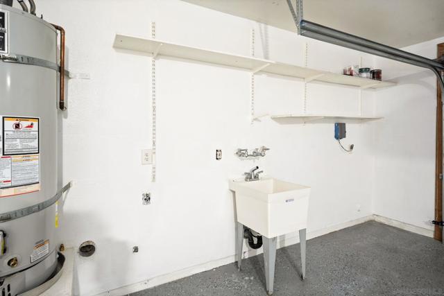368 G st, Chula Vista CA: https://media.crmls.org/mediaz/98026436-3b44-465d-8cd7-0eed2665aa6b.jpg