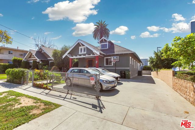 4636 Russell Ave, Los Angeles, CA 90027