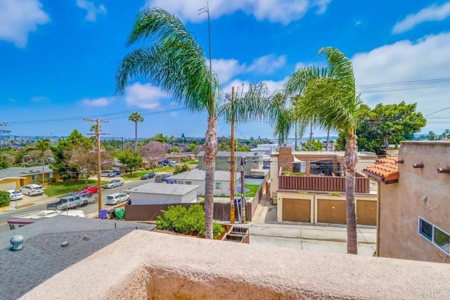 2167 Grand Avenue, San Diego CA: https://media.crmls.org/mediaz/9803bff0-703e-4a5a-b0cb-190dab810807.jpg