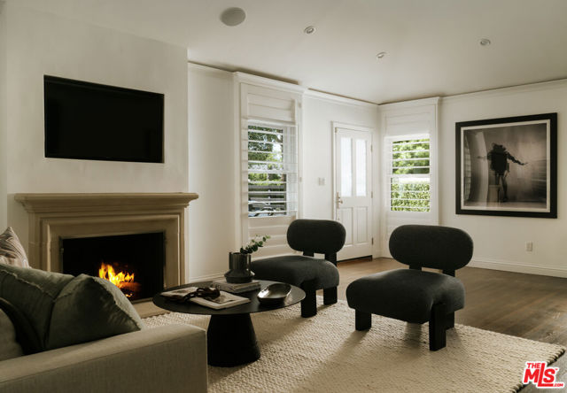 334 Huntley Drive photo 6