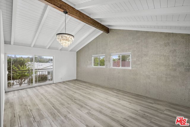 5614 Ponce Avenue, Woodland Hills CA: https://media.crmls.org/mediaz/98047063-a624-4a42-ac06-903f5ff50e0c.jpg