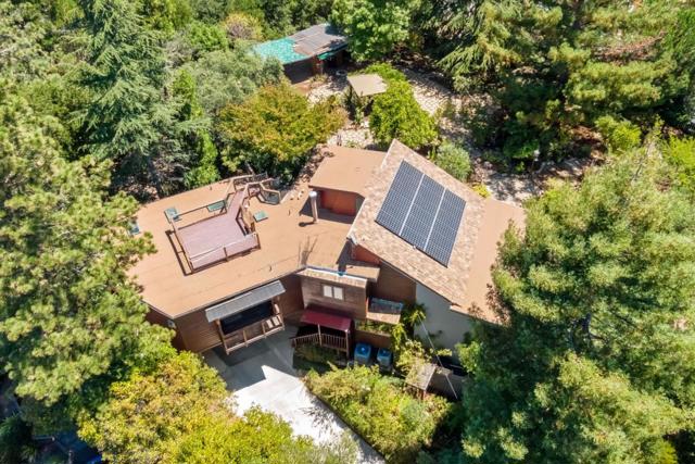 711 W California Way, Redwood City CA: https://media.crmls.org/mediaz/9804ac29-9bfc-4949-909f-acaf1b546688.jpg