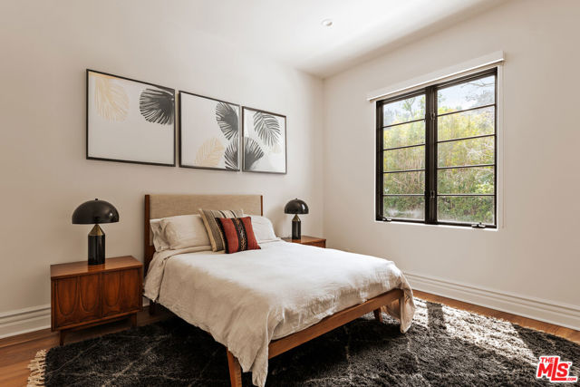 3901 Longridge Avenue, Sherman Oaks CA: https://media.crmls.org/mediaz/9804cb24-58f7-41d0-8bd0-e901d749e87b.jpg