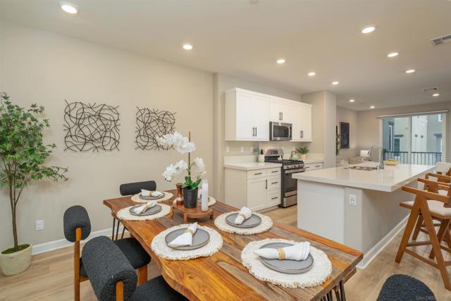 1221 Sunrise View, San Marcos CA: https://media.crmls.org/mediaz/98051bb4-2375-4666-acda-6c4a33b992c0.jpg