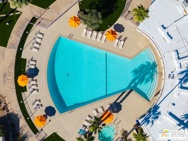 1111 E Palm Canyon Drive, Palm Springs CA: https://media.crmls.org/mediaz/980597bd-50ae-4456-8487-061971c610c1.jpg