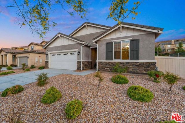 2906 Crocus Place, Palmdale CA: https://media.crmls.org/mediaz/9806fe0a-db44-4cb3-ad5c-07e6bddf8fd9.jpg